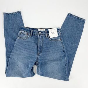 ABERCROMBIE NWT High Rise Mom Jean, 25L